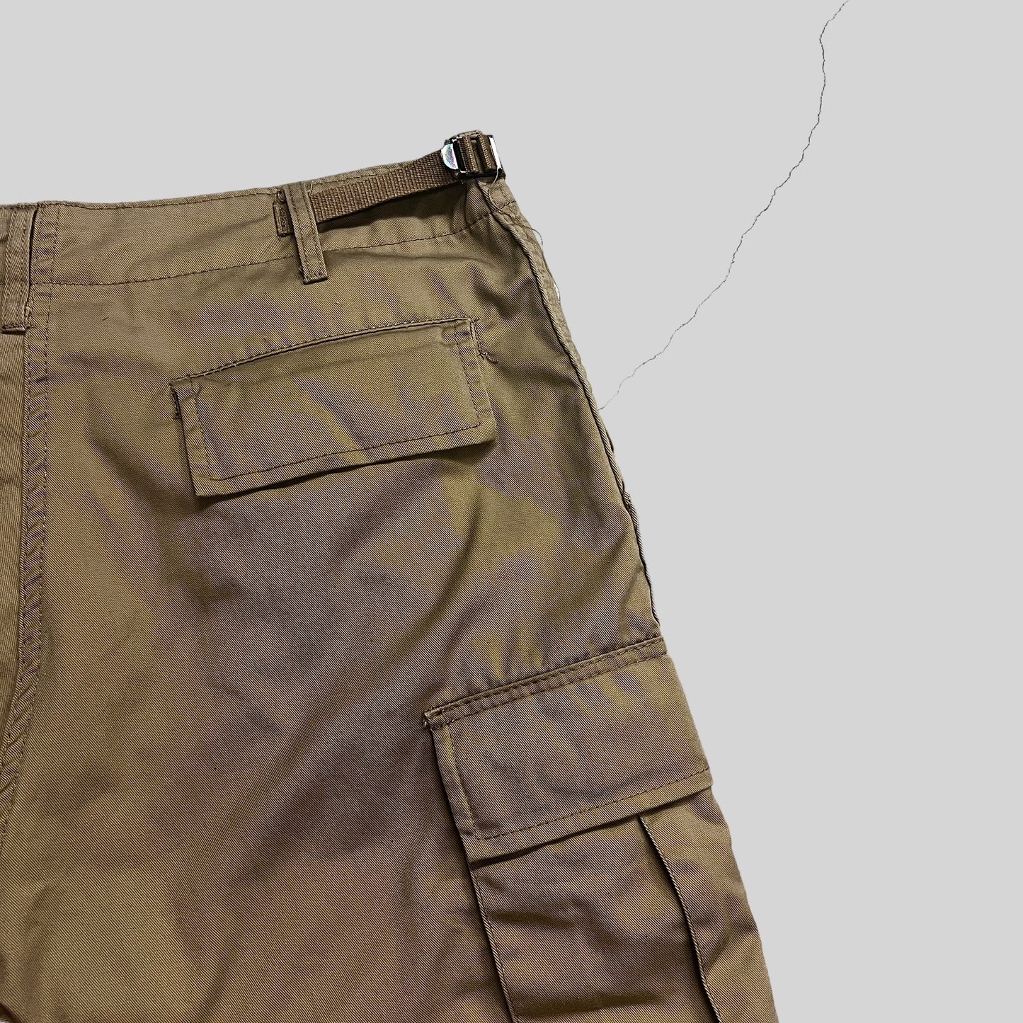 cargo shorts beige