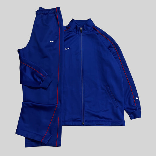 NIKE set up blue