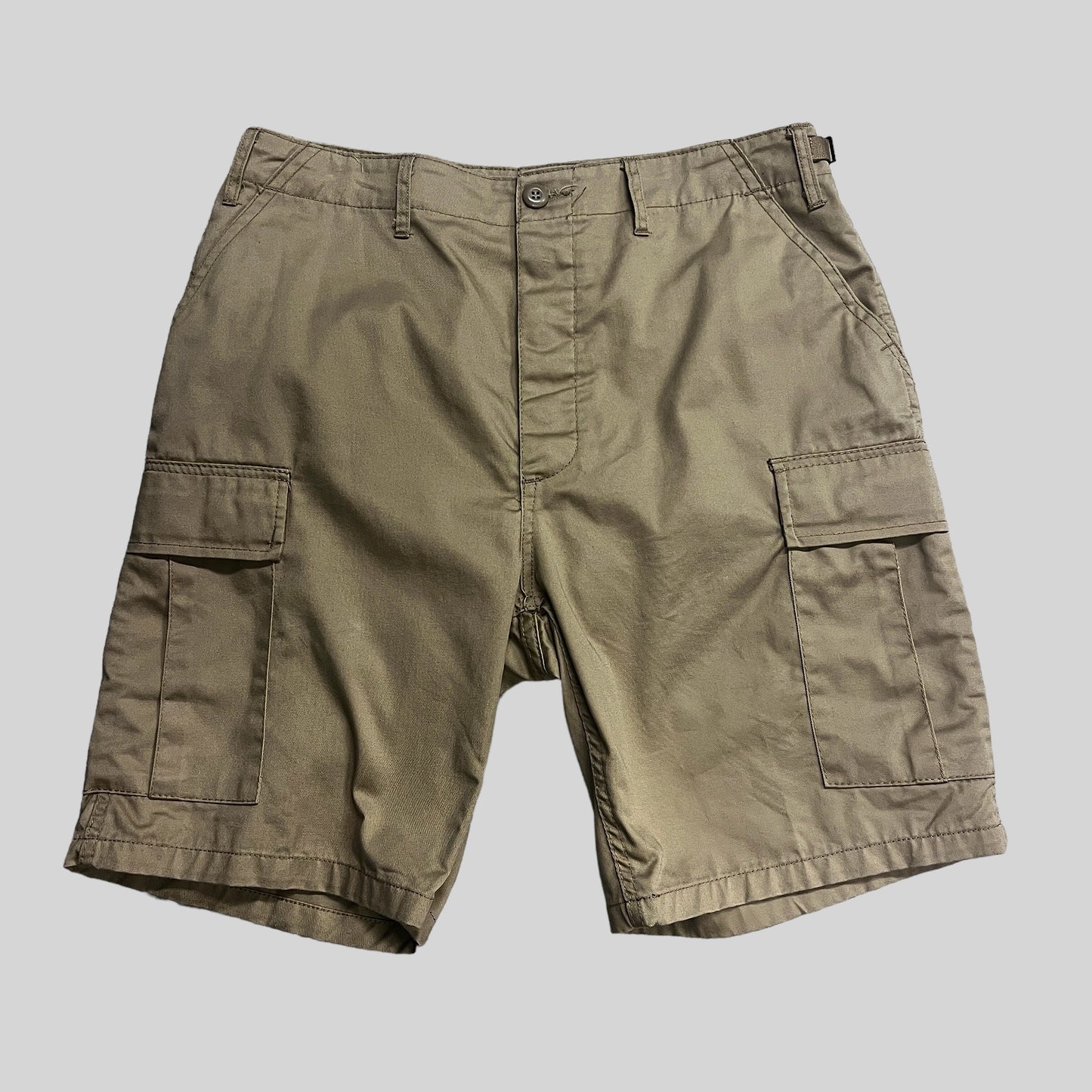 cargo shorts beige